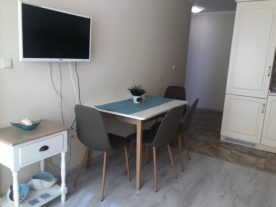 TV and multimedia, Dining area