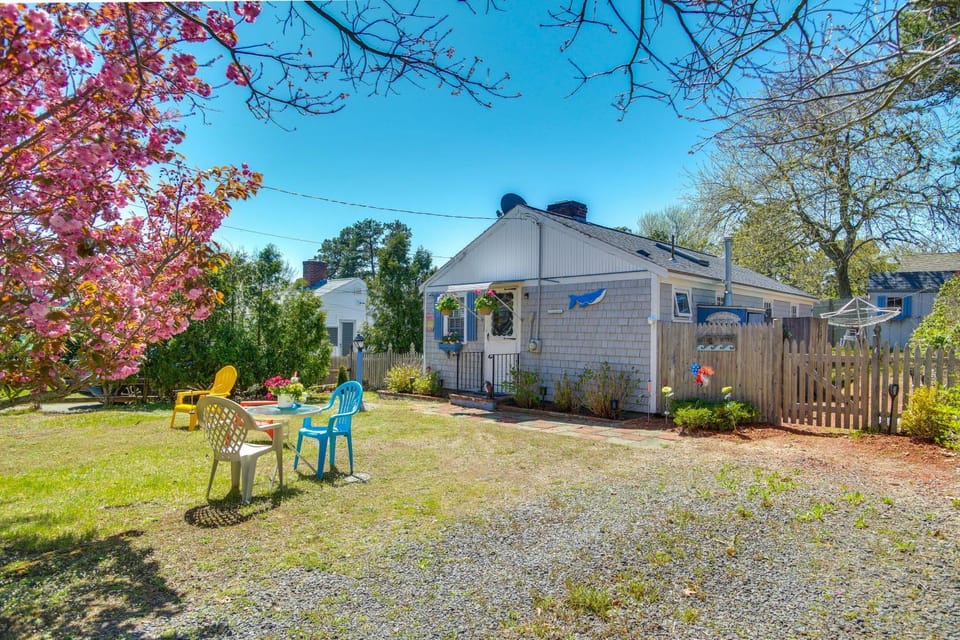 Family-Friendly Home! Walk to Sea Street Beach House in Dennis Port