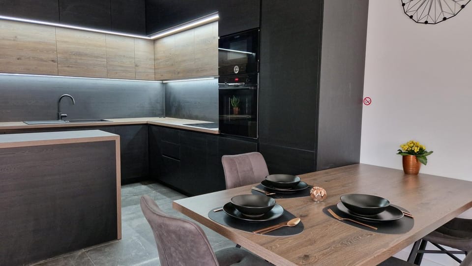 Kitchen or kitchenette, kitchen
