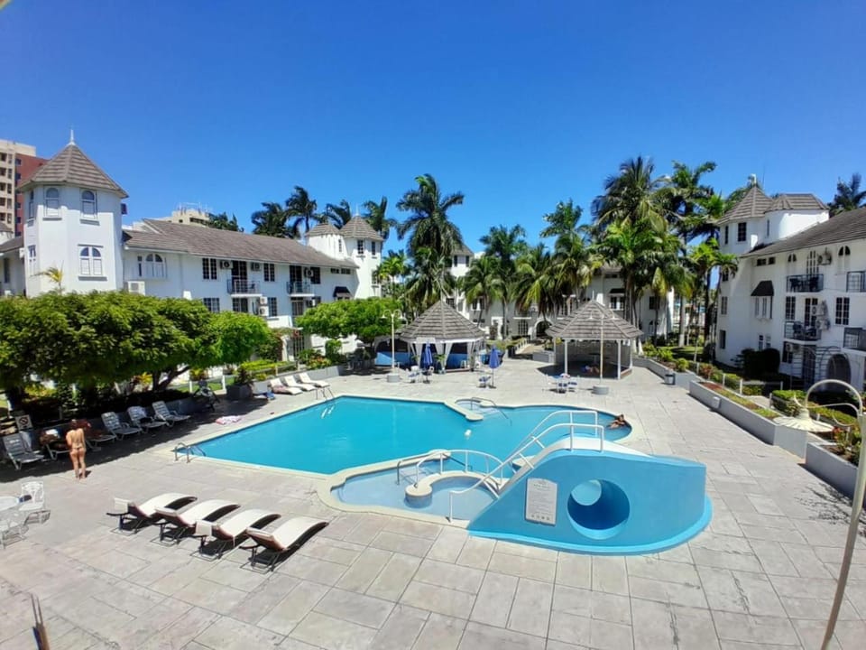 Beach Studio 21 Apartment hotel in Ocho Rios