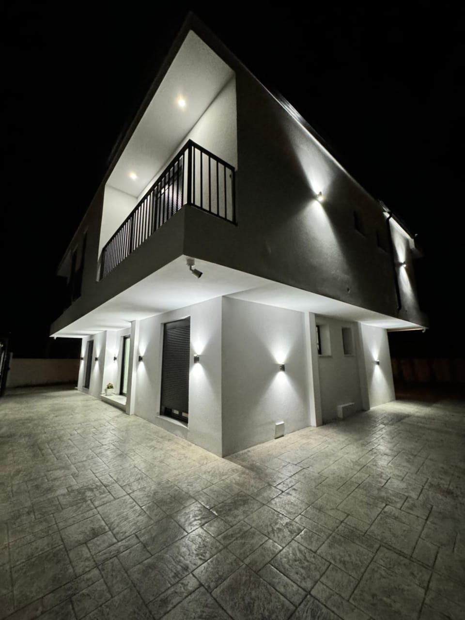 Property building, Night, View (from property/room), Balcony/Terrace
