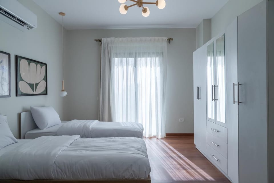 Bed, air conditioner