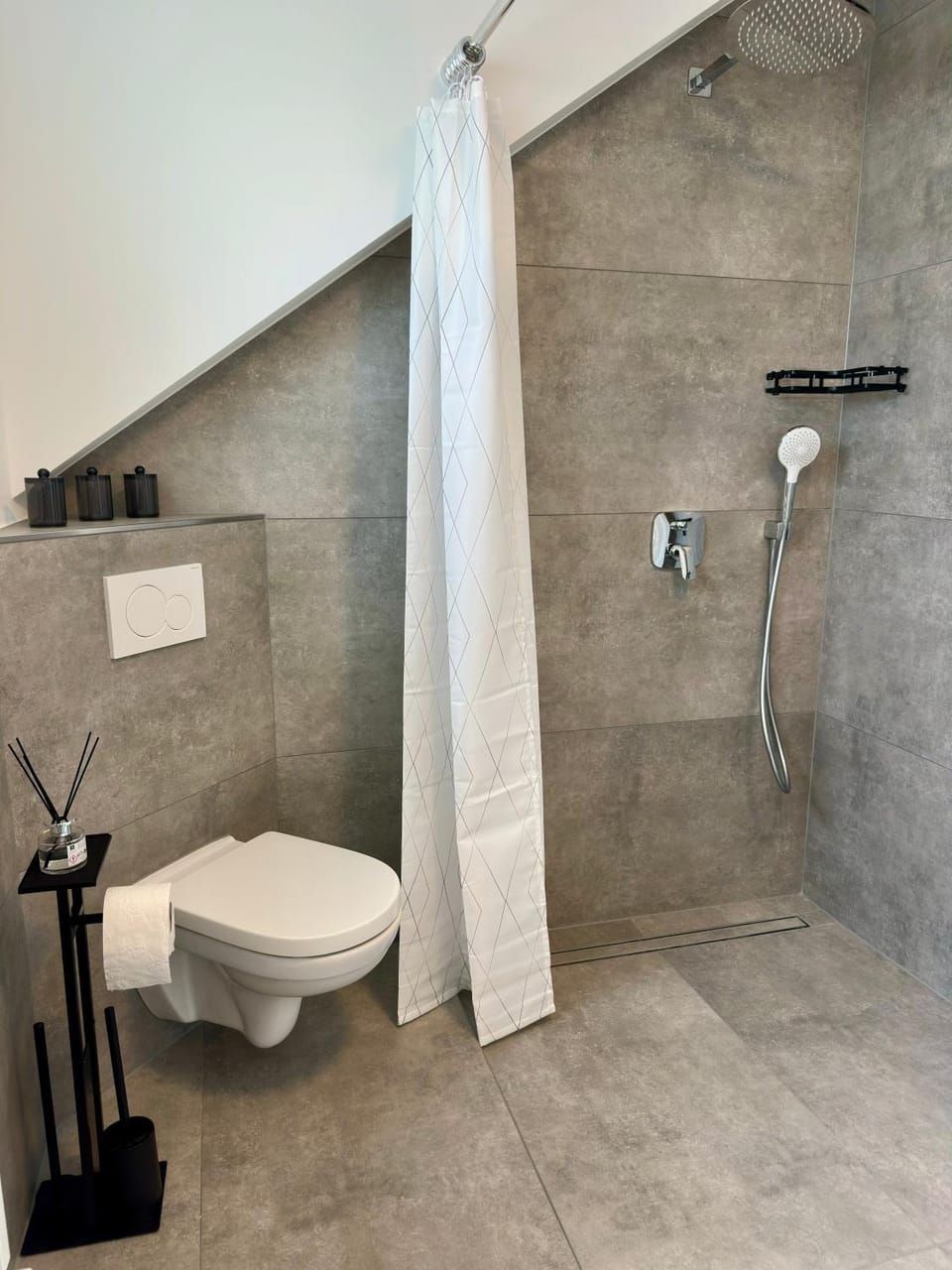 Shower, Toilet, Bathroom, towels