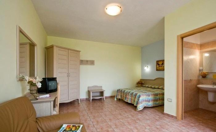 Bed, wardrobe