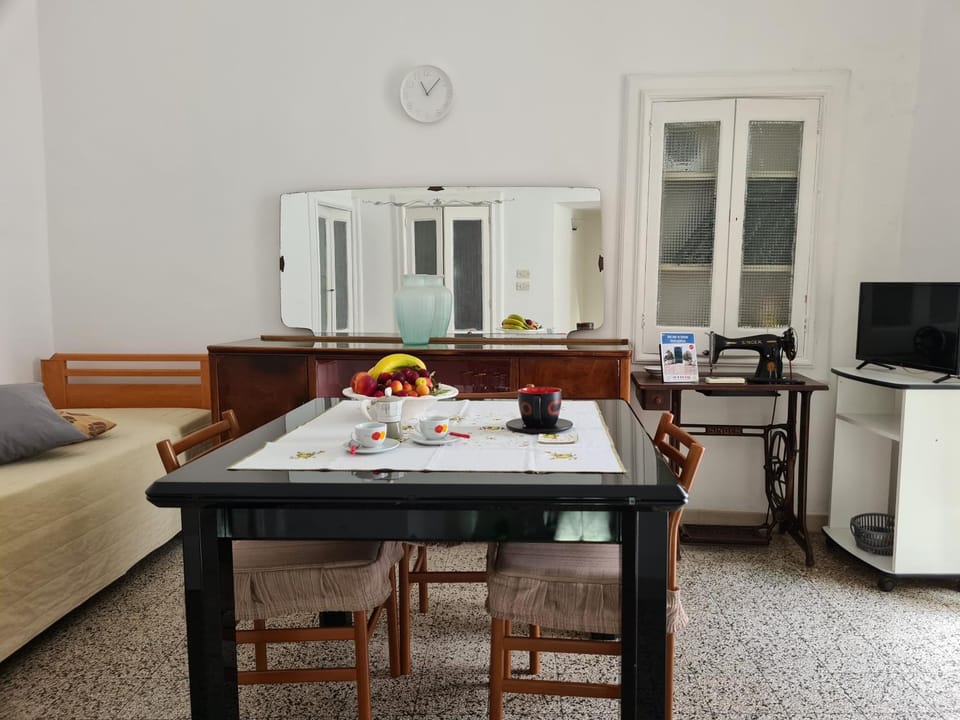 Bed, Living room, internet