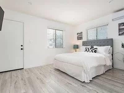 Sunny Studio in the Heart of Venice - A Inn in Venice Beach