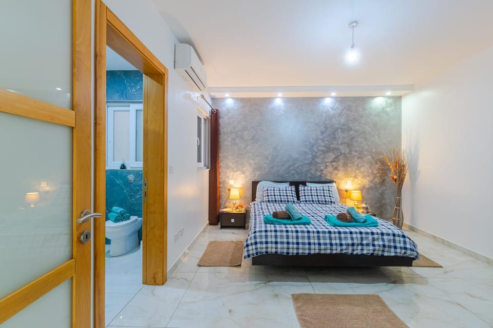 New Spacious Apartment 3Bdr 2 Bth Bugibba Apartment in Saint Paul's Bay