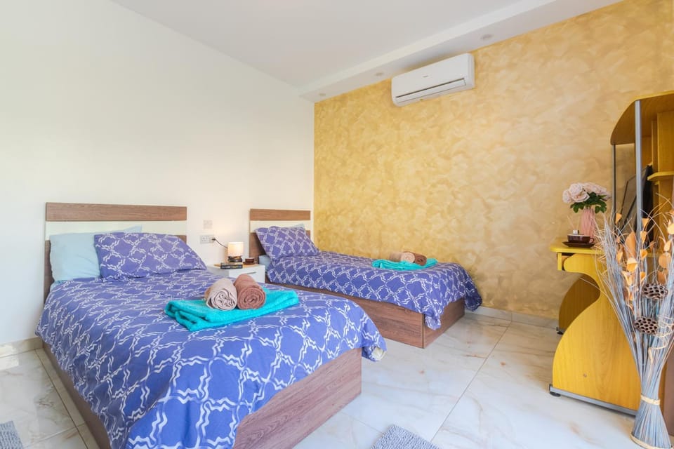 New Spacious Apartment 3Bdr 2 Bth Bugibba Apartment in Saint Paul's Bay