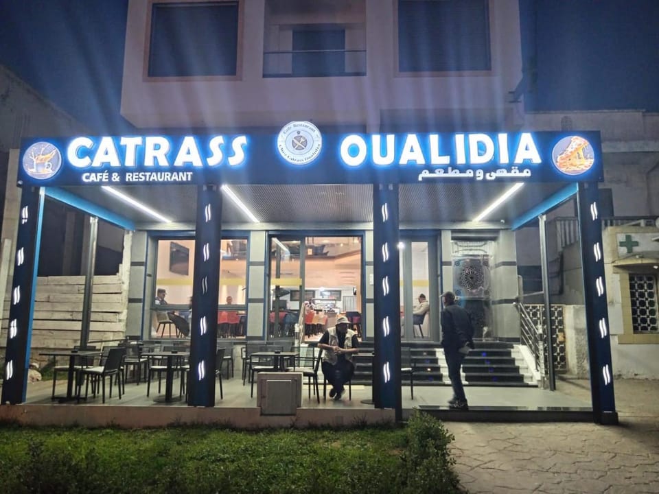 Restaurant/places to eat, Property logo or sign, Location