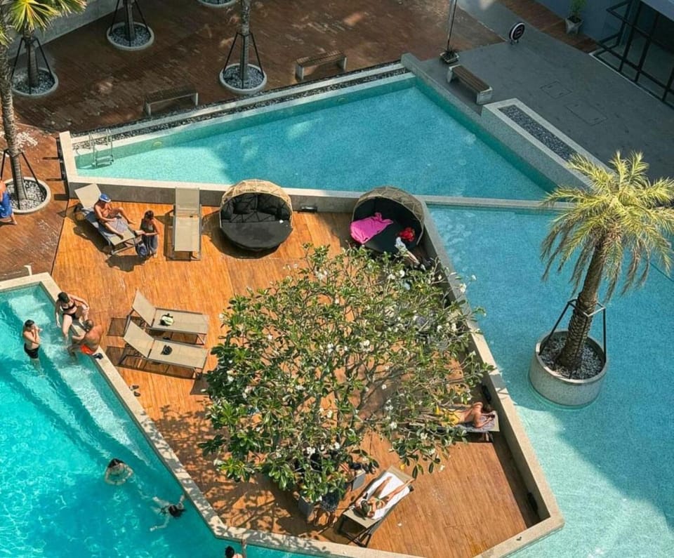 Balcony/Terrace, Swimming pool
