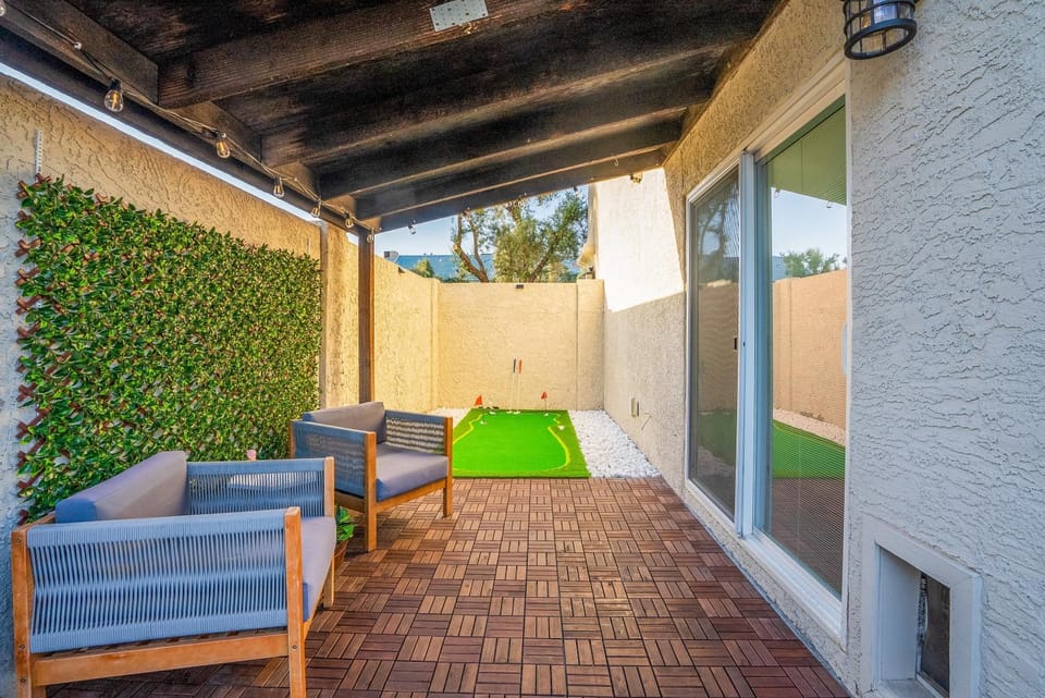 New Pool King Bed Minutes From Old Town House in Scottsdale