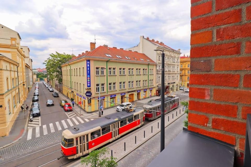 Neighbourhood, City view, Street view, Location
