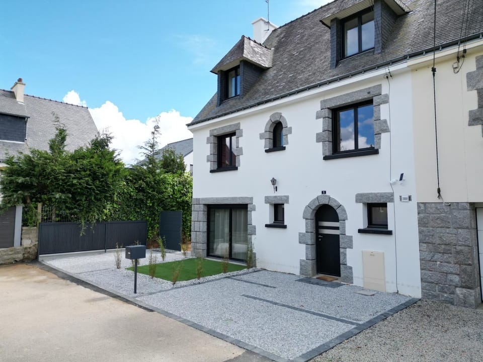 Property building, Street view
