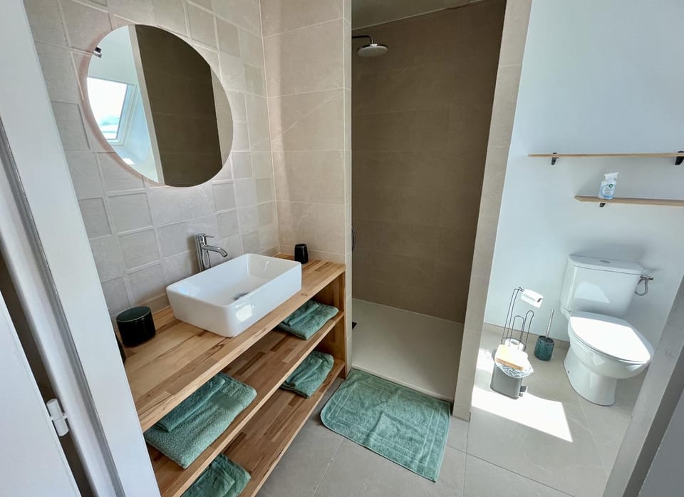 Shower, Toilet, Bathroom
