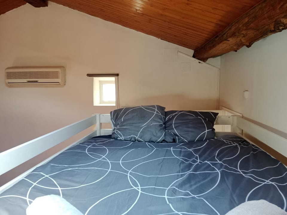 La grange pyratelle House in Nouvelle-Aquitaine