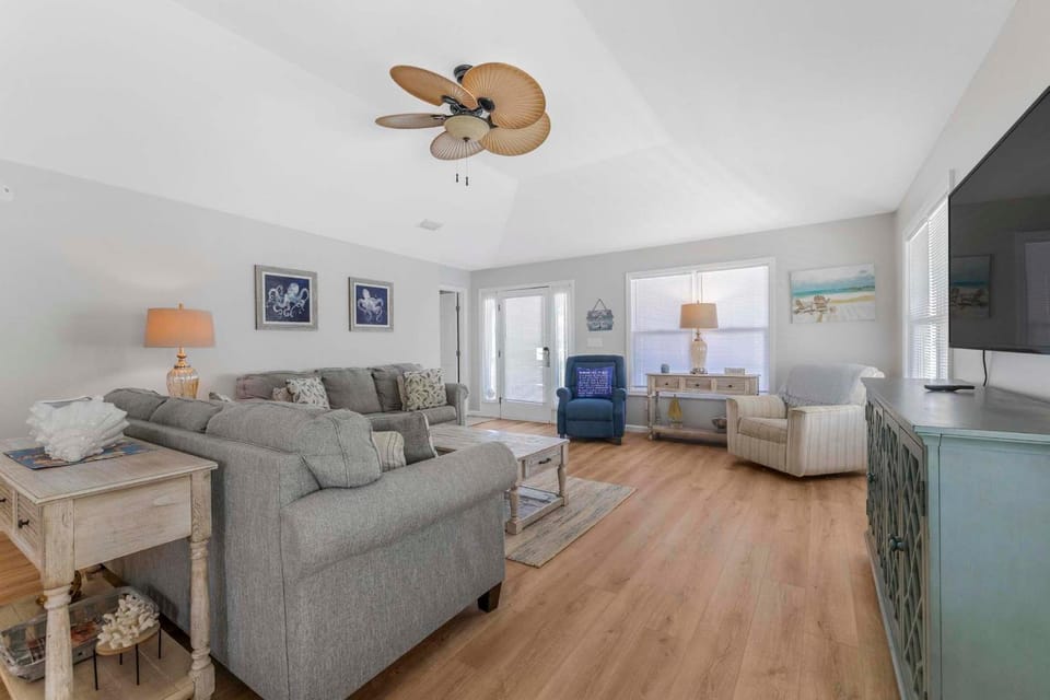 Harbor Light by Vacation Homes Collection House in Alabama
