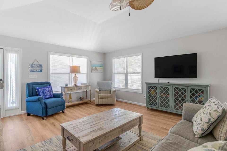 Harbor Light by Vacation Homes Collection House in Alabama