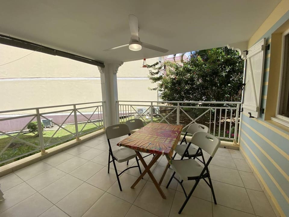 Patio, Day, Balcony/Terrace, Dining area