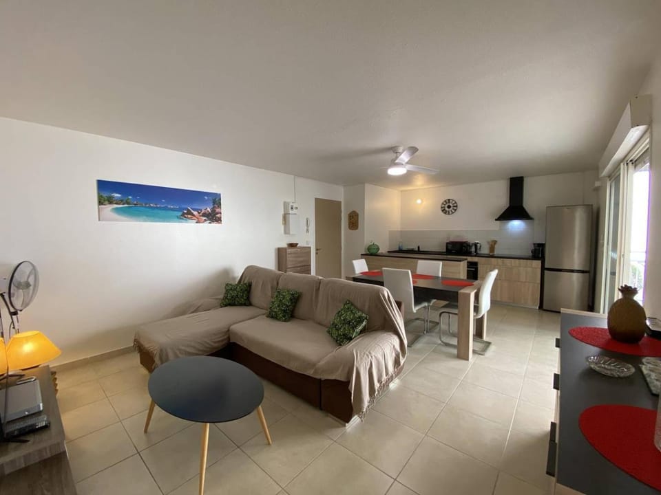 TV and multimedia, Living room, Dining area