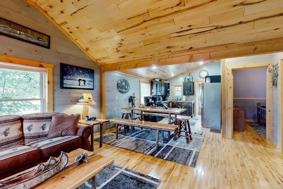 The Korn Krib- Main level House in Wisconsin