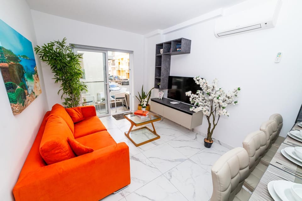 Communal lounge/ TV room, TV and multimedia, Living room, Seating area