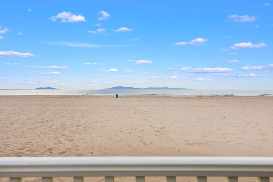 Sand Side Bliss House in Oxnard