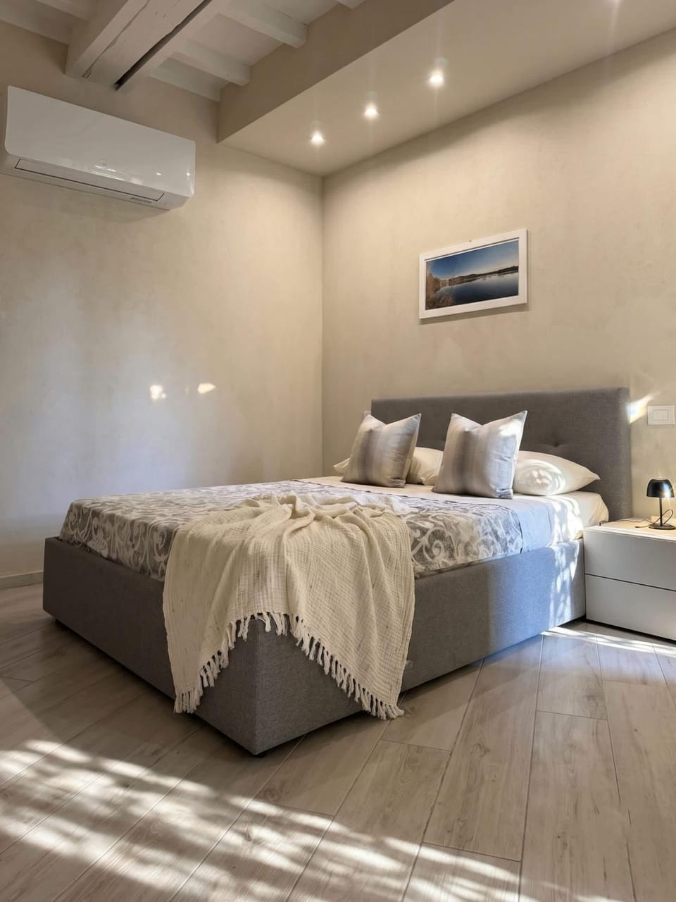 Homeby, Modern Loft Pisa Apartment in Pisa