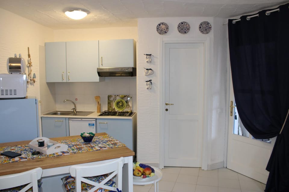 Villino B1 - IL MARE IN UNA STANZA Apartment in Sardinia