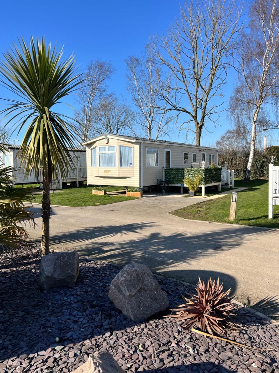Property building, Neighbourhood, Garden, Street view