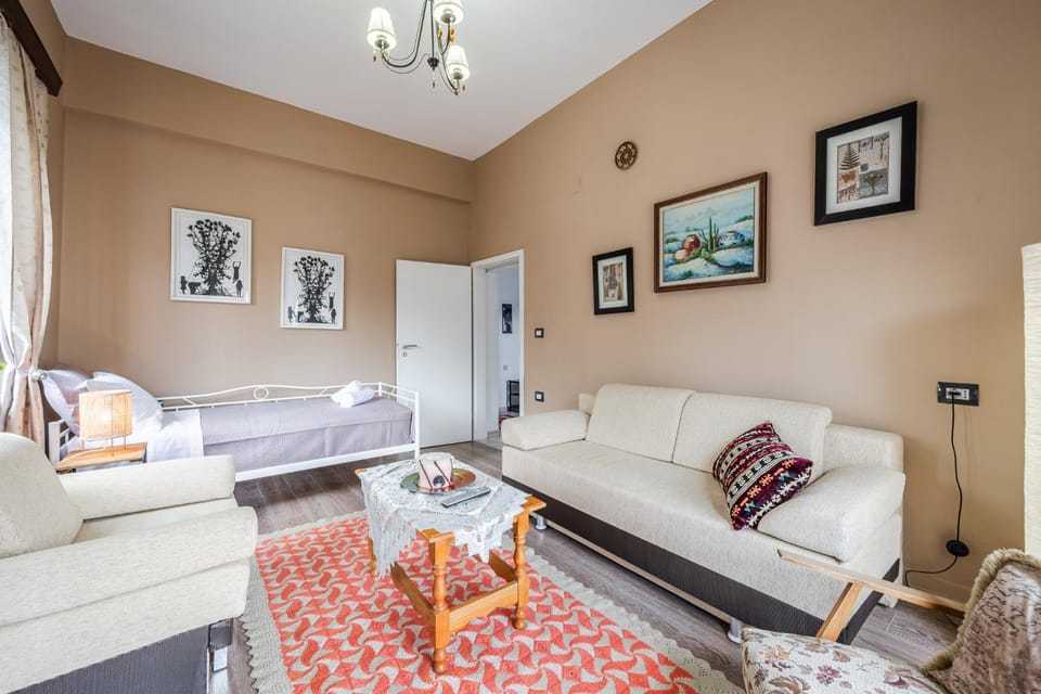 Living room, Seating area