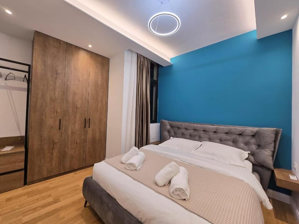 Bed, Bedroom, towels, wardrobe