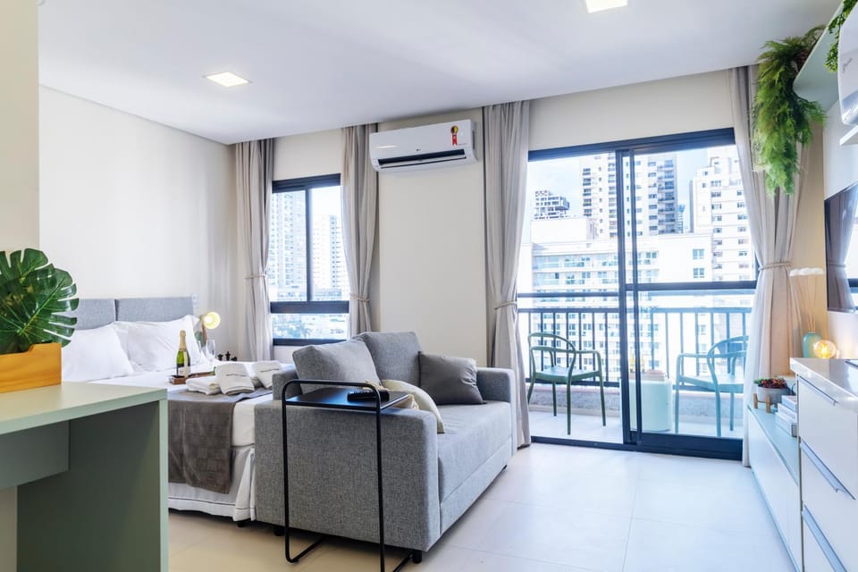 Communal lounge/ TV room, TV and multimedia, Living room, air conditioner