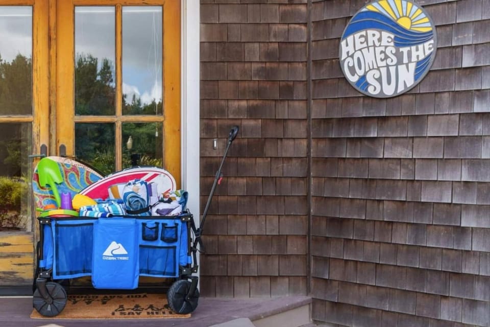 Here Comes the Sun, Steps to the Beach House in Long Beach