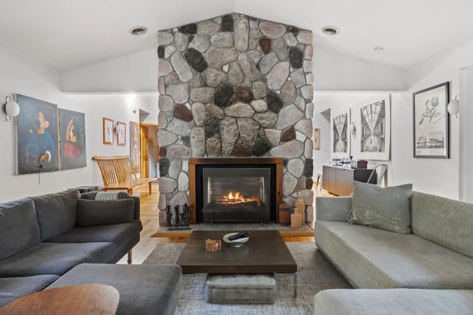 Casa Azur by Juniper Holiday + Home House in Michigan