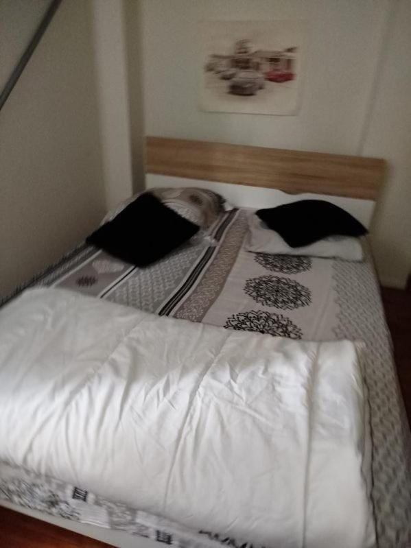 Chambre 2 personnes proche circuit 24h Bed and Breakfast in Le Mans