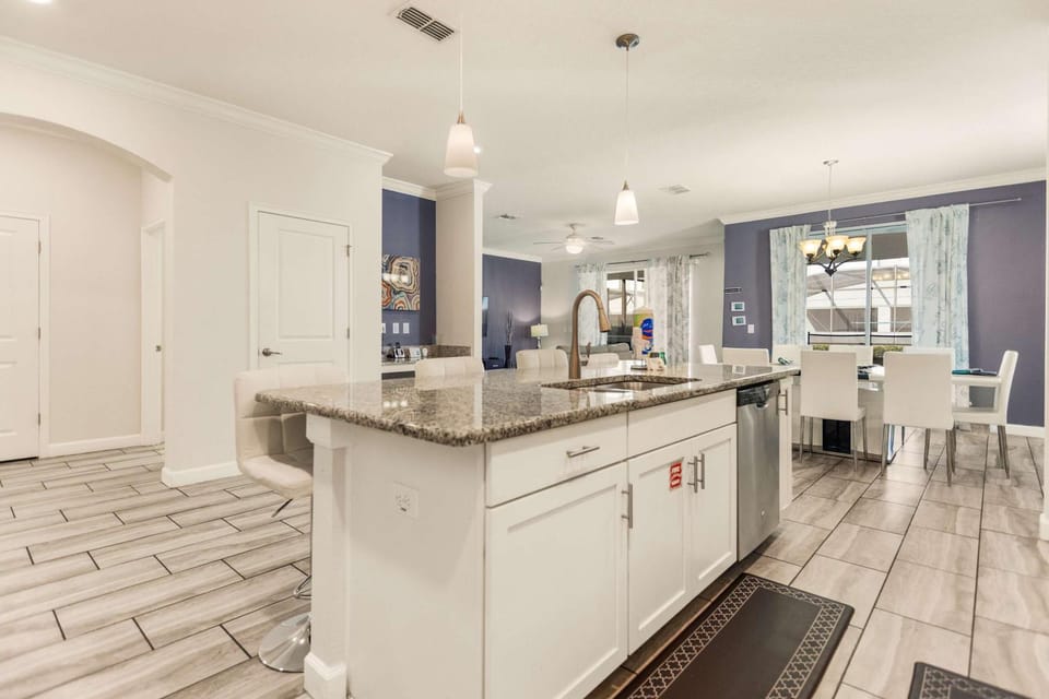 Dream Getaway Modern 6-Bedroom Vacation Home Villa in Kissimmee