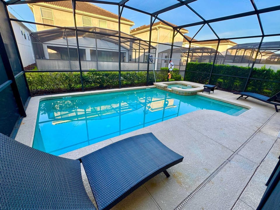 Dream Getaway Modern 6-Bedroom Vacation Home Villa in Kissimmee