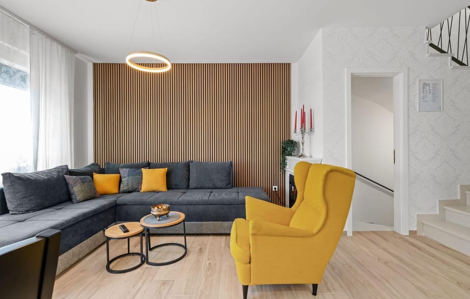 Shower, Property building, Patio, Nearby landmark, Restaurant/places to eat, Facade/entrance, BBQ facilities, Children play ground, Garden, Living room, Other, Decorative detail, Seating area, Beach, Landmark view, Pool view, Area and facilities, Swimming pool, Location
