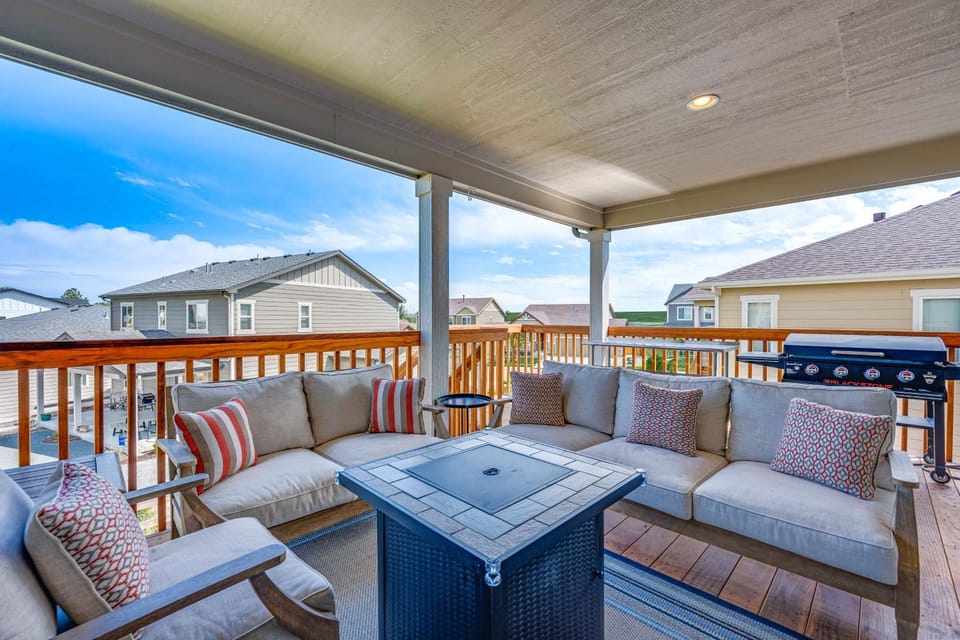 Berthoud Home w/ Fire Pit, Close to Lake Loveland! House in Colorado