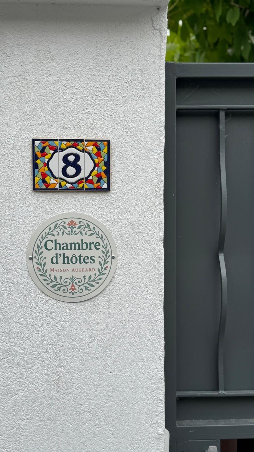 Property building, Facade/entrance, Property logo or sign