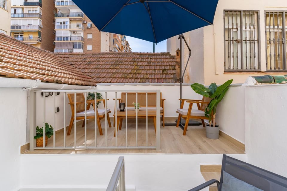 Off site, Balcony/Terrace, Dining area