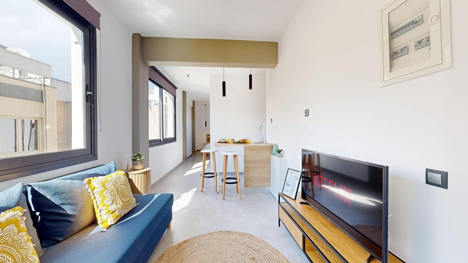 TV and multimedia, Kitchen or kitchenette, Living room, Seating area