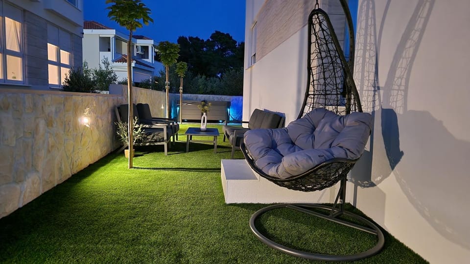 Night, Seating area, Garden view