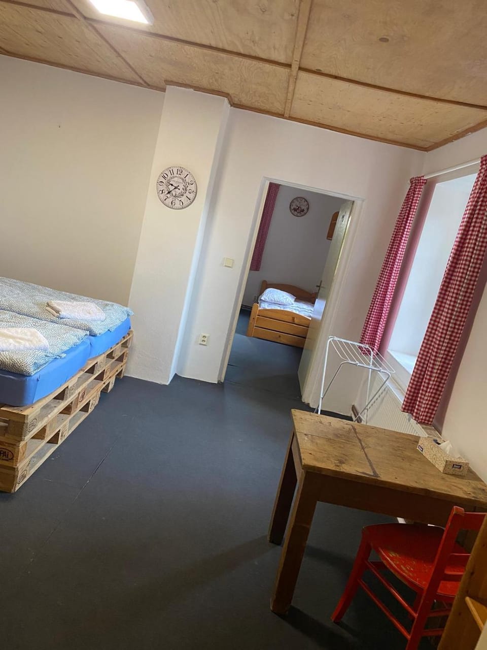 Bed, Photo of the whole room