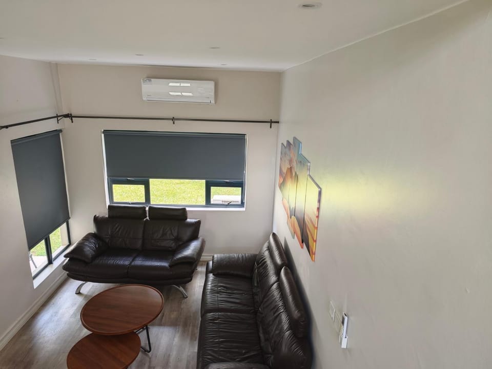 Living room, Seating area, air conditioner