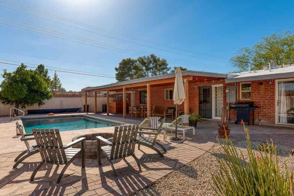 Stylish Mid-Century Oasis with Pool House in Tucson