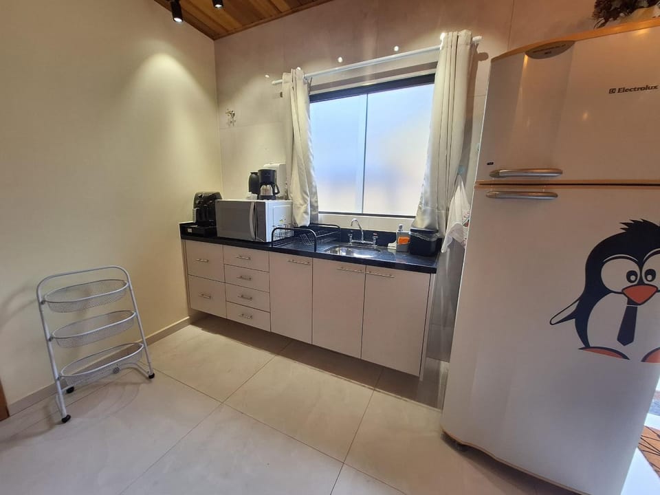 Kitchen or kitchenette, microwave, pet friendly, stove