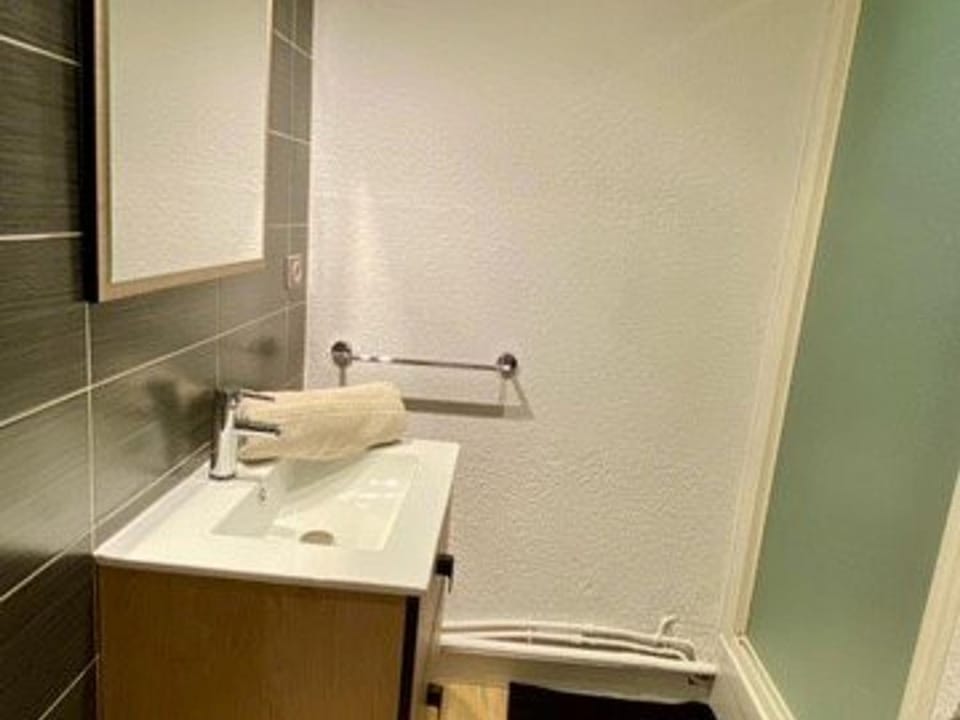 Studio Rénové et Climatisé avec Terrasse, Parking Privé et Options Confort à Marseillan - FR-1-387-209 Apartment in Marseillan