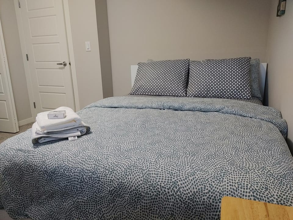 Bed, Photo of the whole room, Bedroom, towels, wardrobe