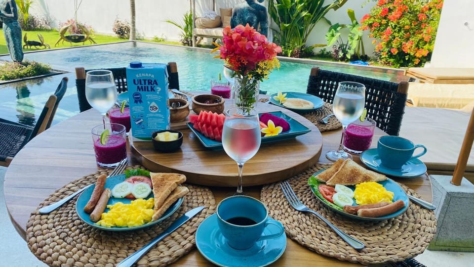 Patio, Pool view, Swimming pool, Breakfast